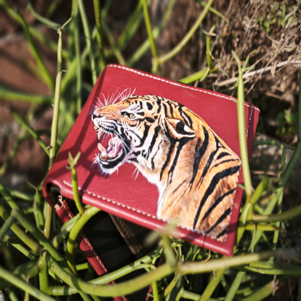 Fierce Elegance Hand-Painted Tiger Leather Wallet – Premium Red Leather Roaring Tiger Wallet